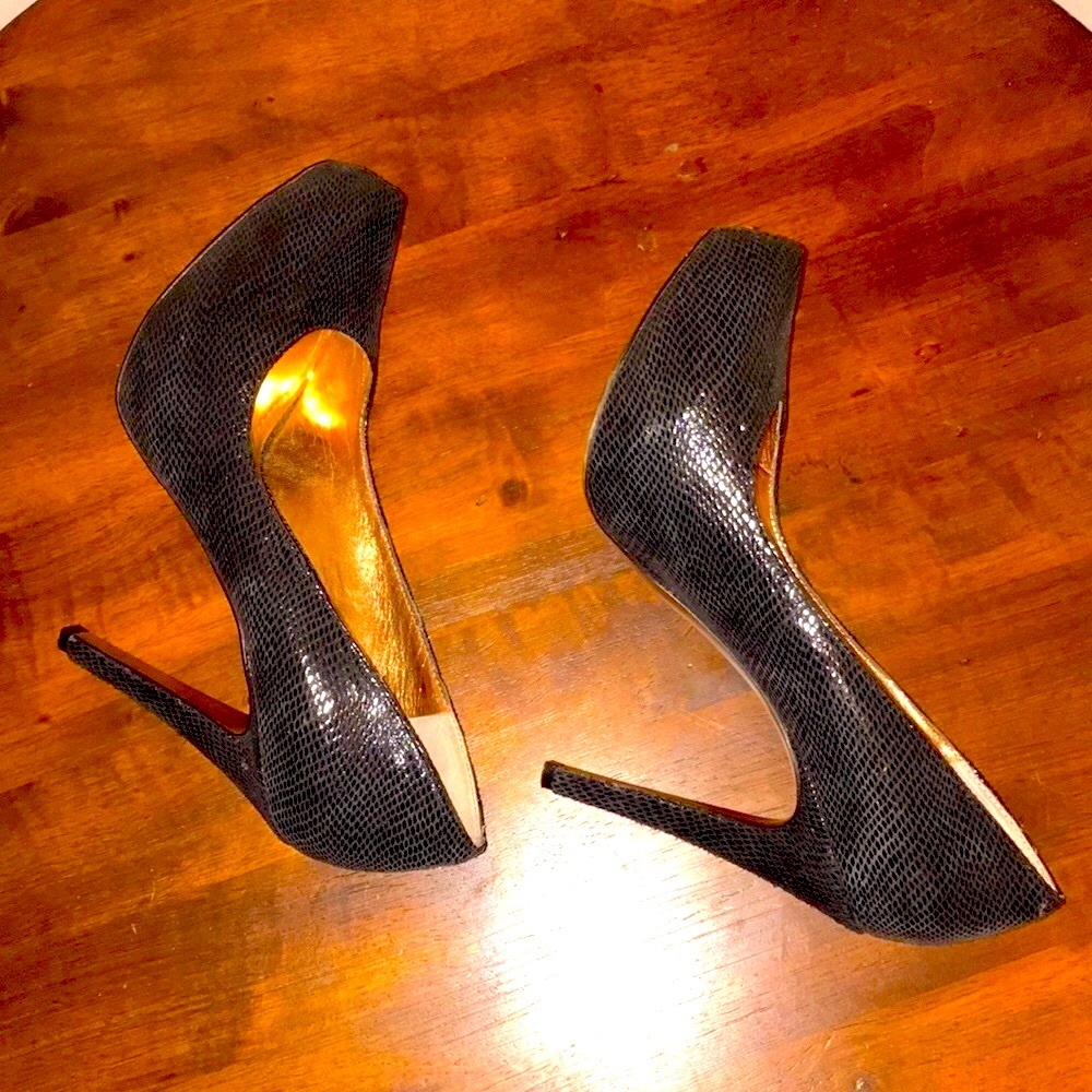 Bcbgeneration Parade Platform Pump Sz 38 / 8 B - image 7